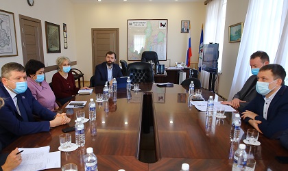 Подготовку к февральской сессии обсудили председатели комитетов Заксобрания под руководством Александра Ведерникова